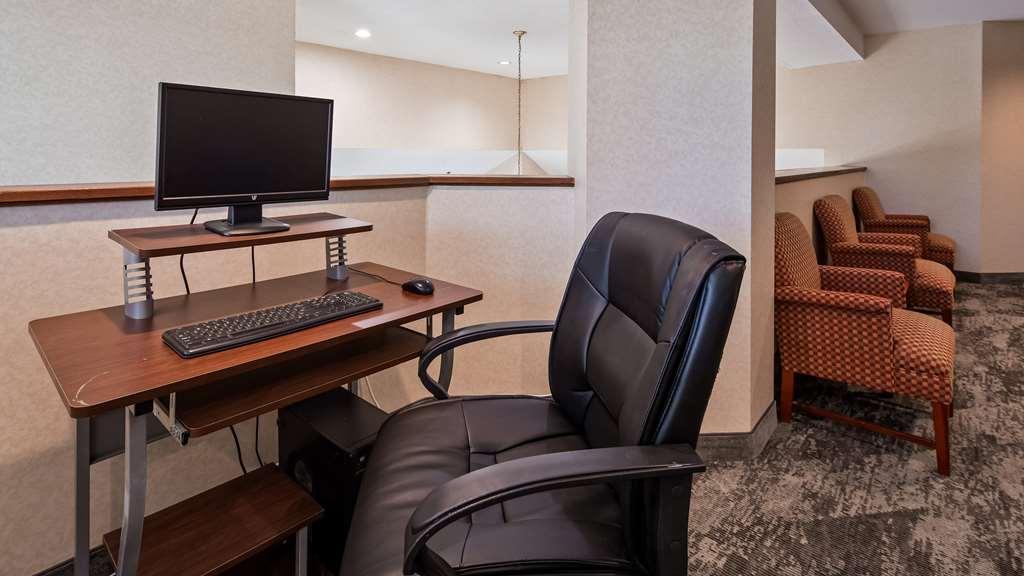 Charlevoix Inn & Suites Surestay Collection By Best Western Зручності фото